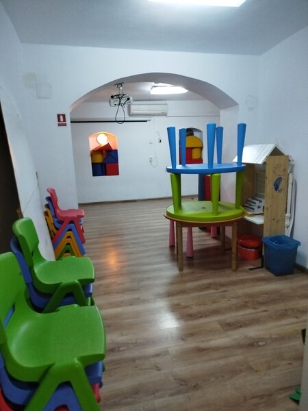 Armeneasca Unica libera spatiu mare si parcare vila cu prestanta