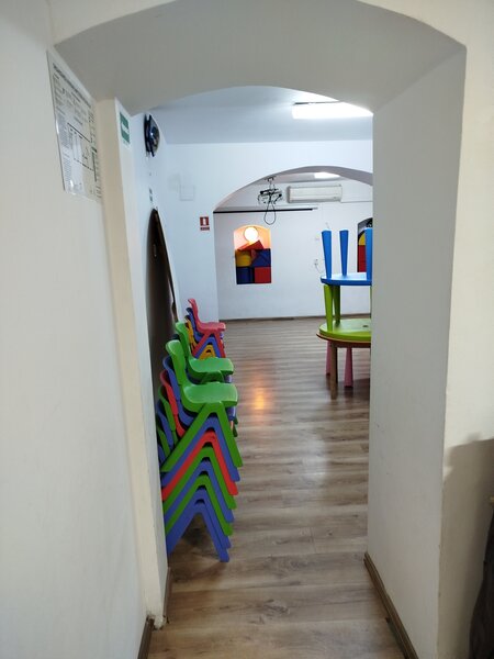 Armeneasca Unica libera spatiu mare si parcare vila cu prestanta