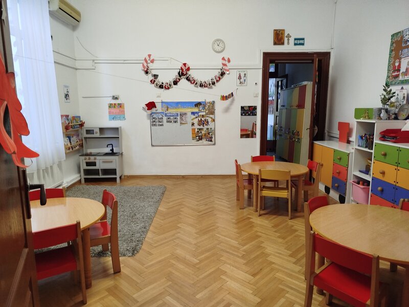 Armeneasca Unica libera spatiu mare si parcare vila cu prestanta