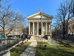 Armeneasca Unica libera spatiu mare si parcare vila cu prestanta